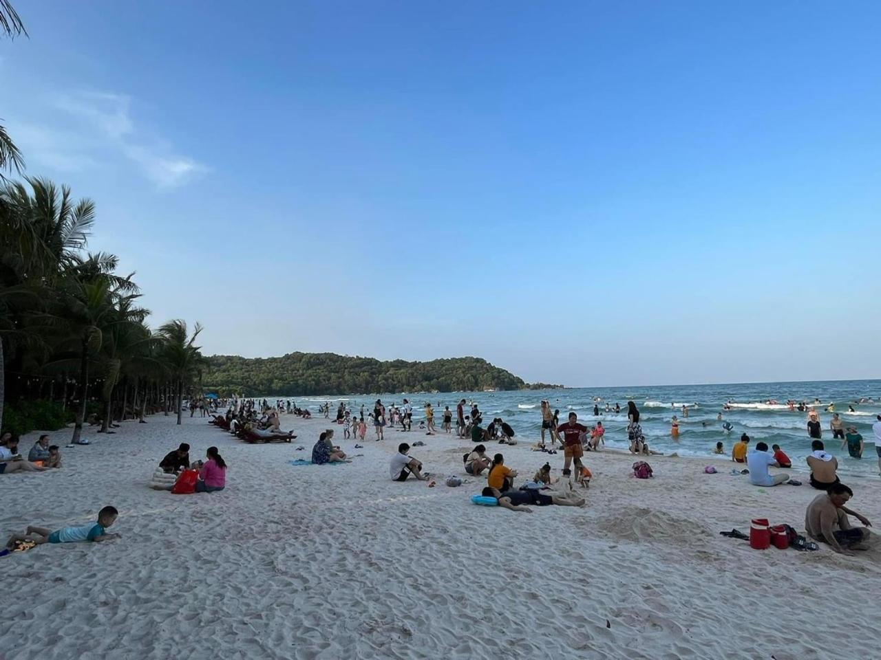 Beach White Hotel Phu Quoc Exterior photo