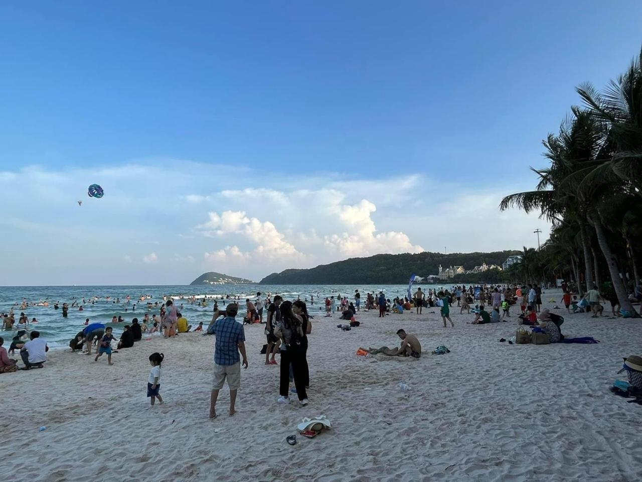 Beach White Hotel Phu Quoc Exterior photo