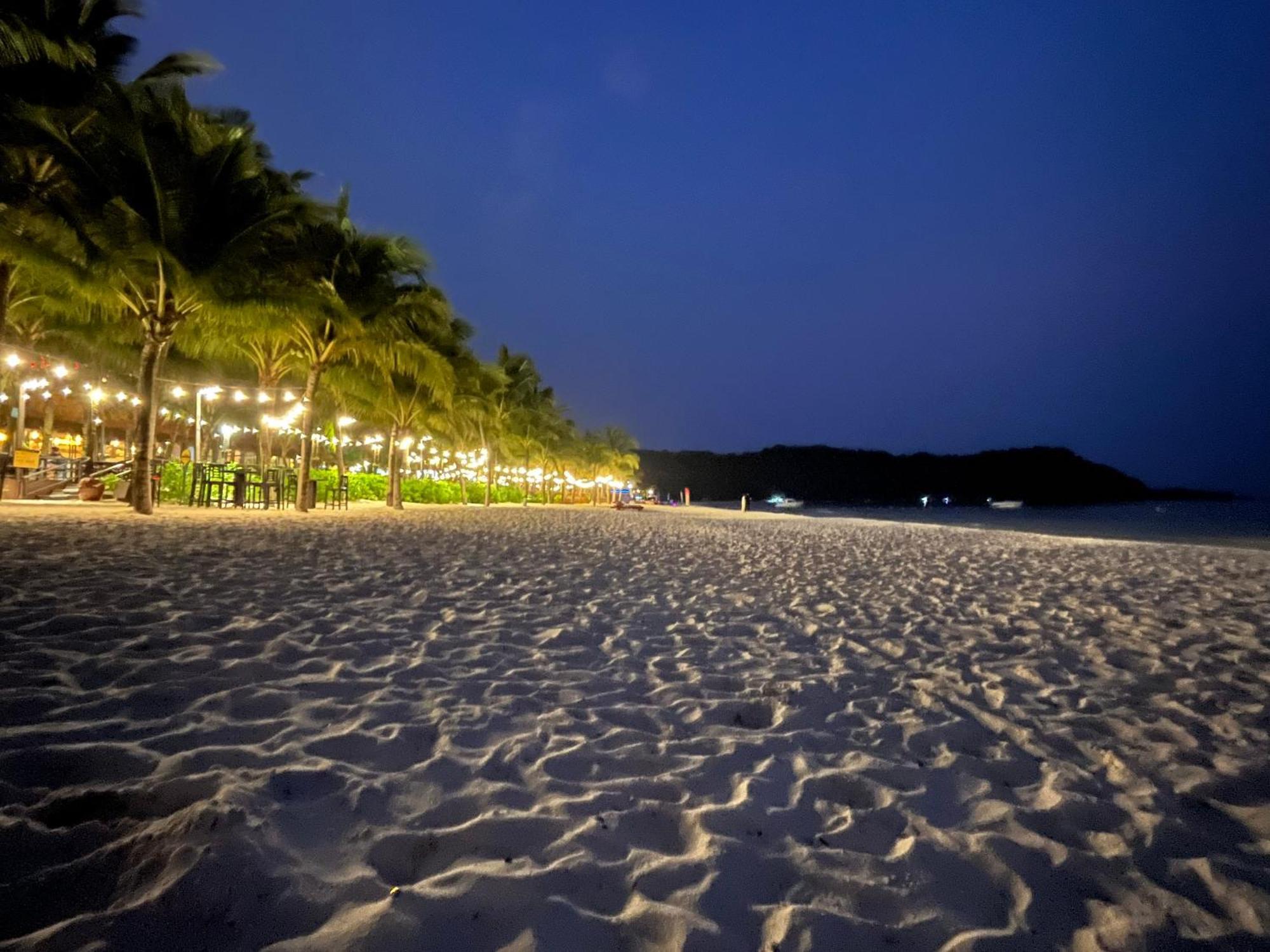 Beach White Hotel Phu Quoc Exterior photo